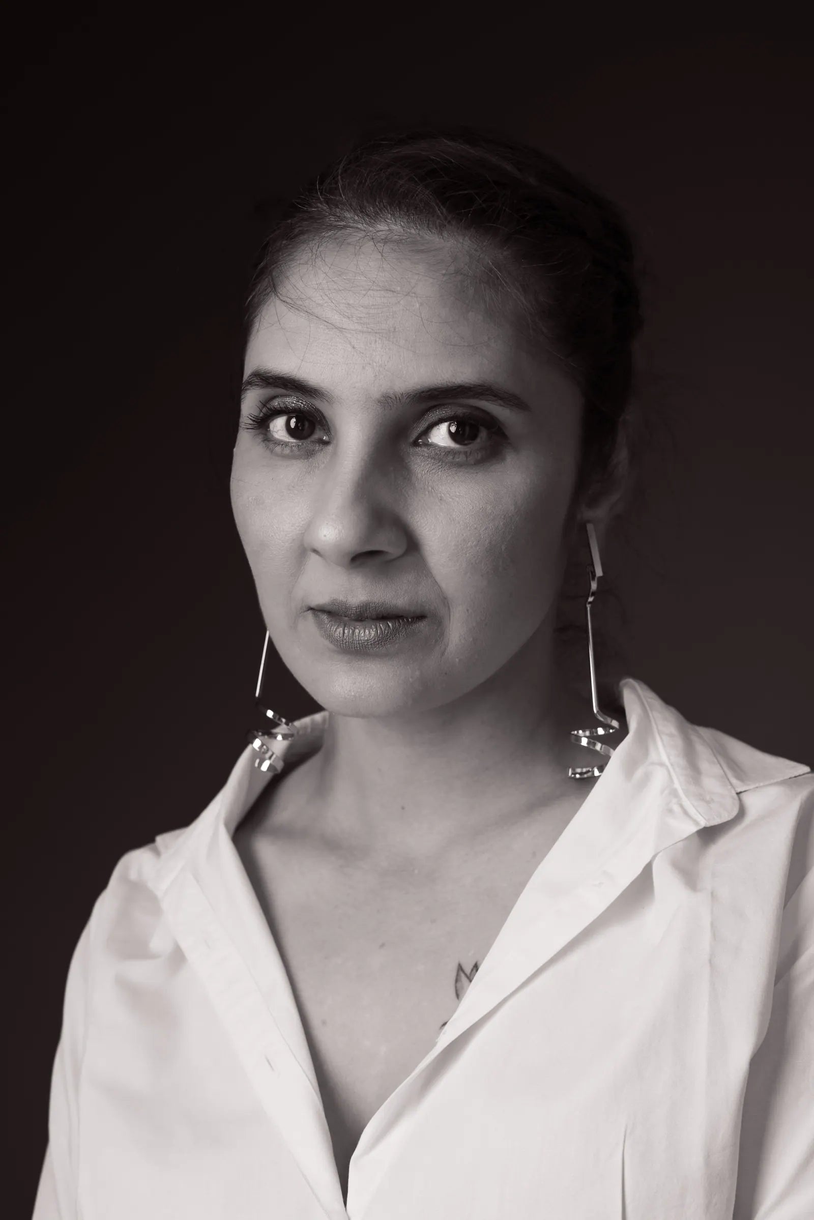 Priyanka, black and white portrait
